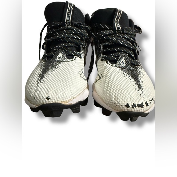 Under Armour Kids Black and White Football Cleats - Picture 6 of 9